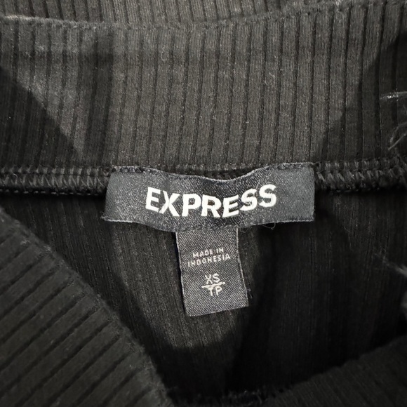 Express Black Women’s Gold Shoulder Buttons Long Sleeve Top (XS) - Picture 7 of 8